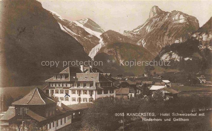 Kandersteg BE Hotel Schweizerhof mit Blick gegen Rinderhorn und Gellihorn Berner