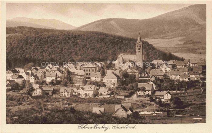 Schmallenberg Hochsauerlandkreis NRW Panorama Ansicht mit Kirche