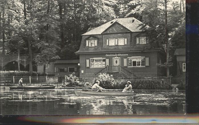 Glauchau Gründelhaus am Gründelteich Ruderboote