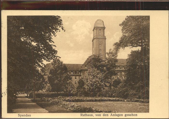 Spandau Rathaus Anlagen