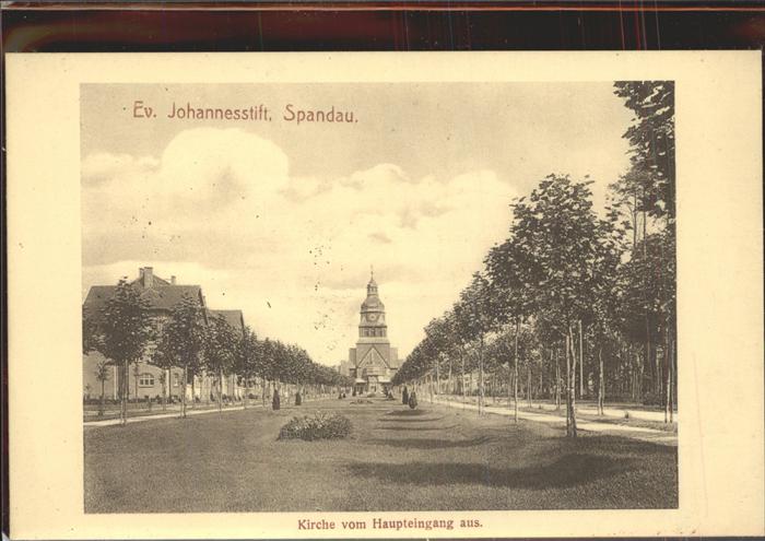 Spandau Kirche Haupteingang Ev. Johannesstift