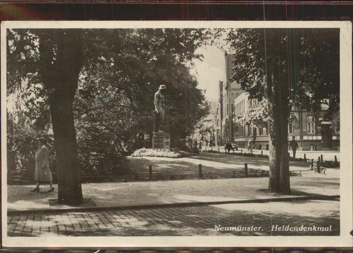 Neumuenster Schleswig-Holstein Heldendenkmal