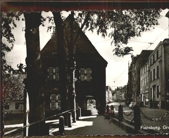 Flensburg Strasse Haus mit Torbogen
