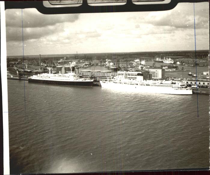 Dampfer Oceanliner Bremerhaven Dampfschiffe Fliegeraufnahm
