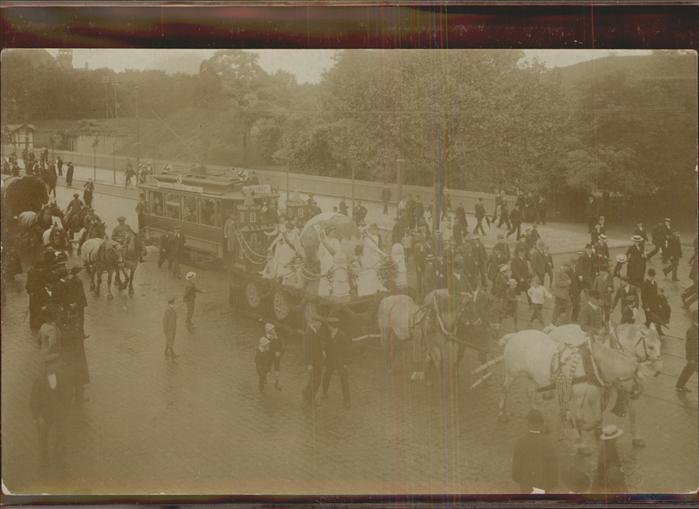 Strassenbahn Pferdekutsche Umzug