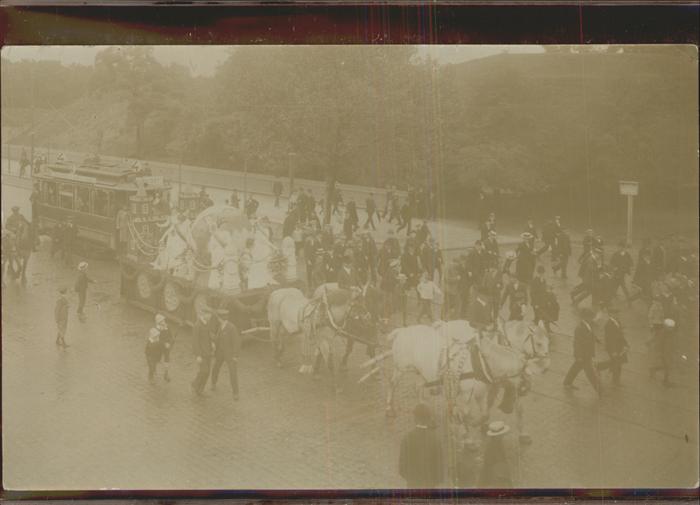 Strassenbahn Festumzug Pferdekutsche Berlin