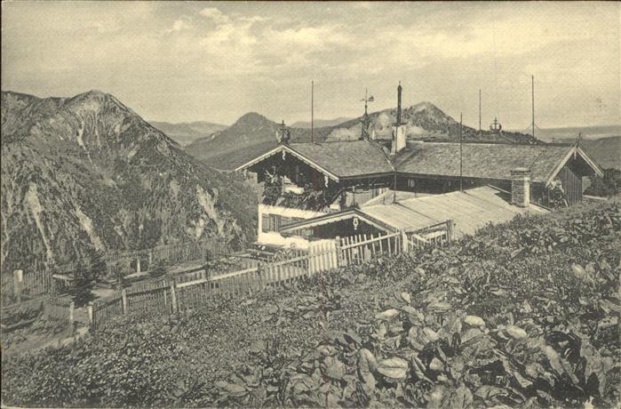 Tegernsee Bayern Hirschberghaus mit Kampen und Fockenstein