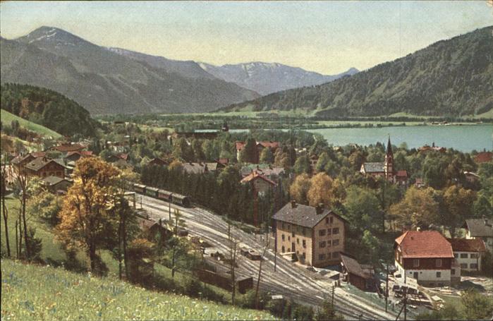 Tegernsee Bayern Panorama mit Setzberg Eisenbahn