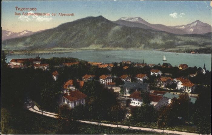 Tegernsee Bayern Teilansicht mit Chiemgauer Alpen
