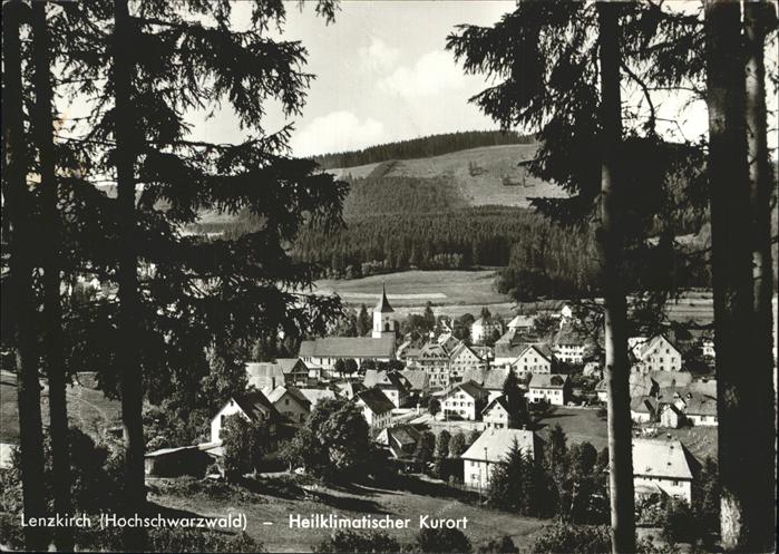 Lenzkirch Hochschwarzwald BW Blick vom Wald Kirche heilklimatischer Kurort