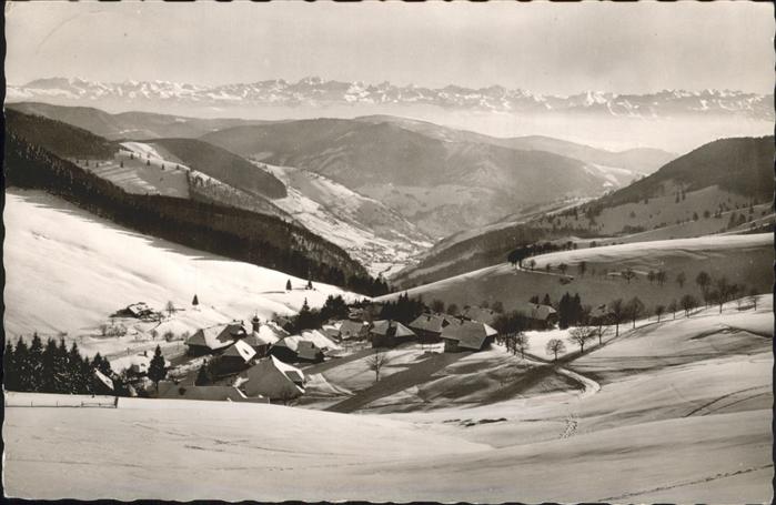 Todtnauberg Schwarzwald BW Blick ins Wiesental im Schnee Alpenpanorama