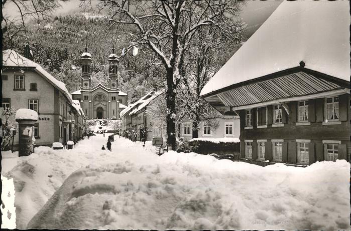 Todtnau Schwarzwald BW Strasse Kirche tief verschneit