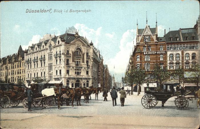 DuessELDORF  CITY Blick in die Bismarckstrasse Pferdekutschen