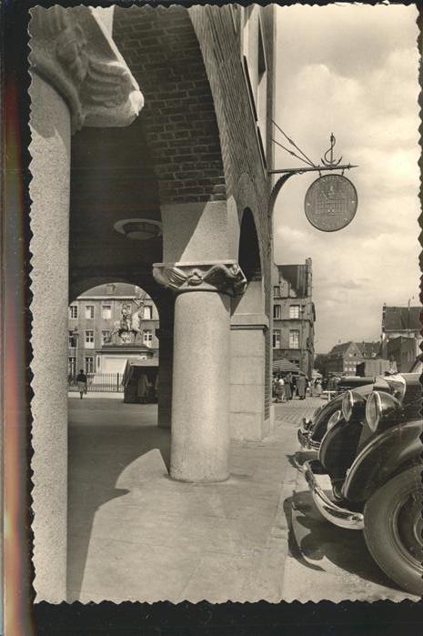 DuessELDORF  CITY Rathaus Cafe Eingang