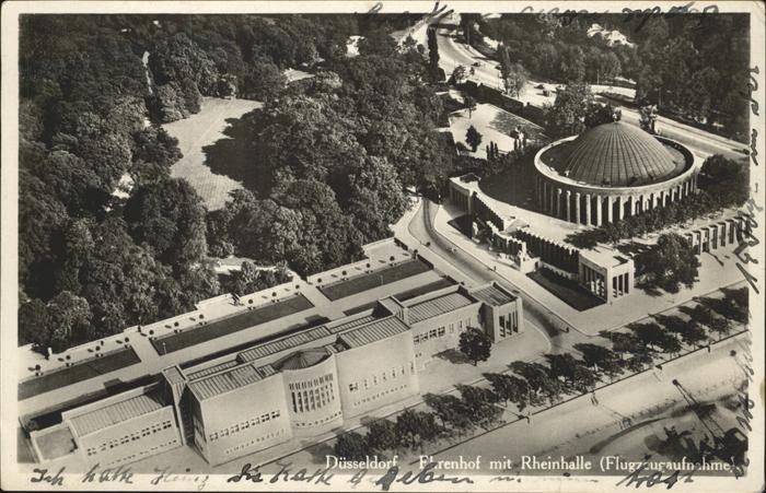 DuessELDORF  CITY Ehrenhof mit Rheinhalle Fliegeraufnahme