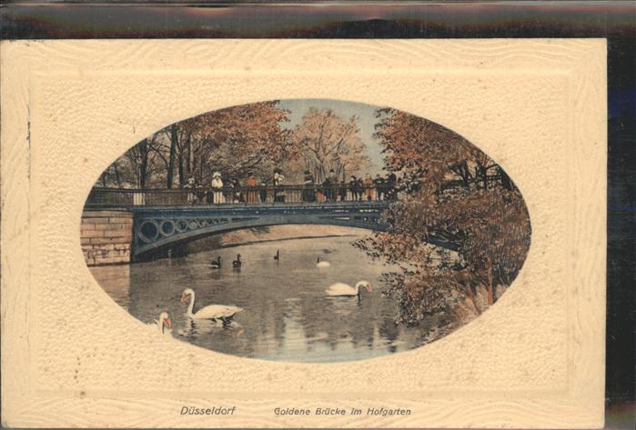 Duesseldorf Goldene Brücke im Hofgarten