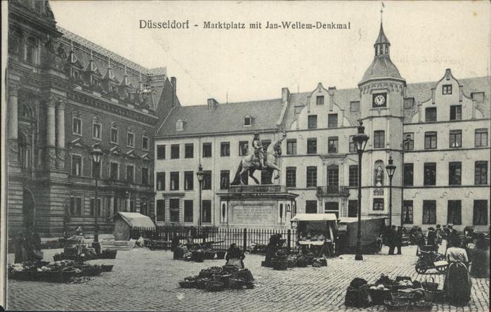 DuessELDORF  CITY Martkplatz mit Ja-Wellem-Denkmal