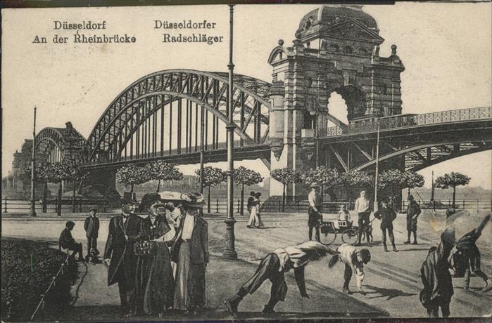 DuessELDORF  CITY Rheinbruecke Radschlaeger Kinder