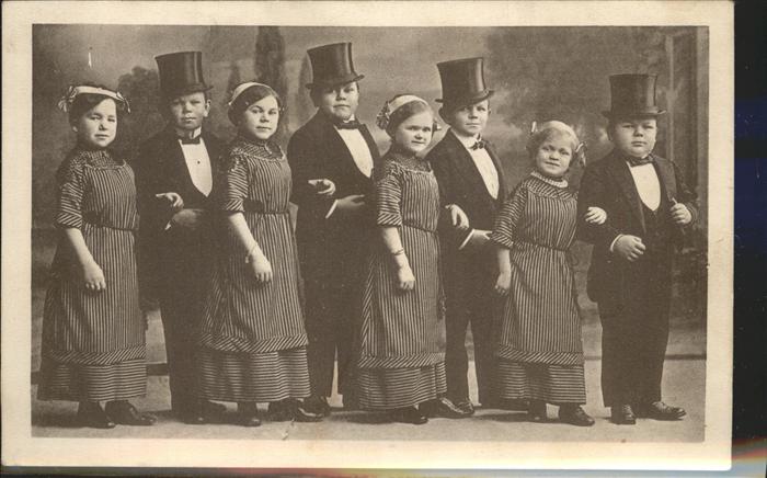 BERLIN  CITY Gruppenbild Andenken an Odeon Vergnuegungspalast Theaterspiel