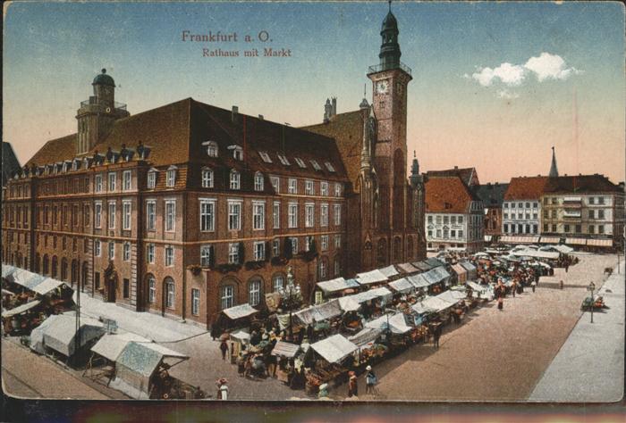 Frankfurt Oder Rathaus mit Markt