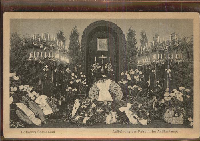 Potsdam Aufbahrung der Kaiserin im Antikentempe