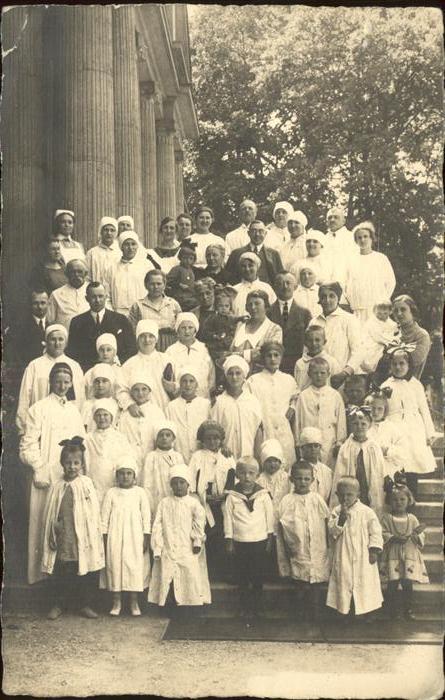 Bad Koesen Gruppenfoto Schwestern und Kinder in we