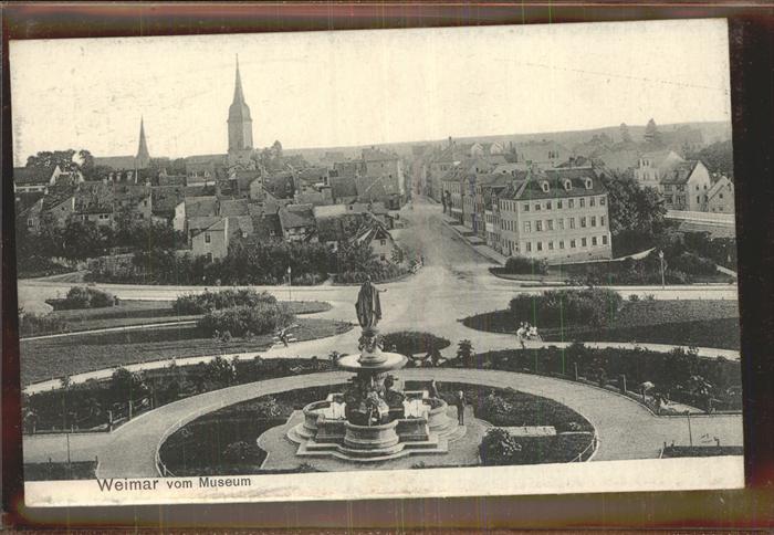 Weimar Thueringen Museumsplatz Denkmal Brunnen