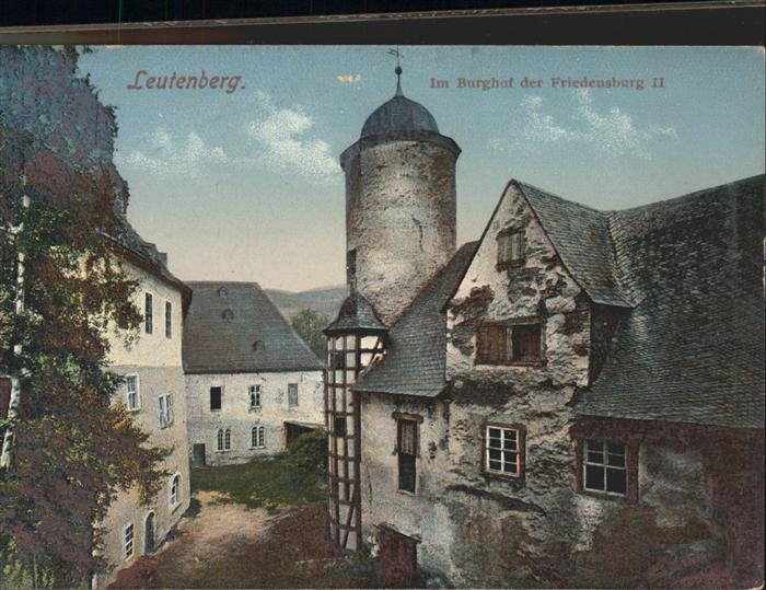 Leutenberg Thueringen Im Burghof der Friedensburg