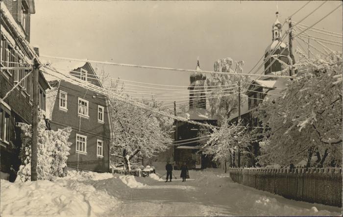 Meuselbach-Schwarzmuehle Karl-Marx-Strasse im Schnee Ski