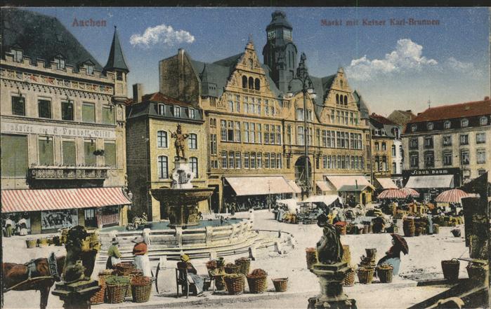 AACHEN NRW Markt mit Kaiser Karl Brunnen