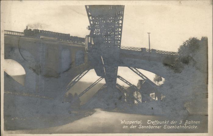 WUPPERTAL NRW Treffpunkt der 3 Bahnen Sonnborner Bruecke