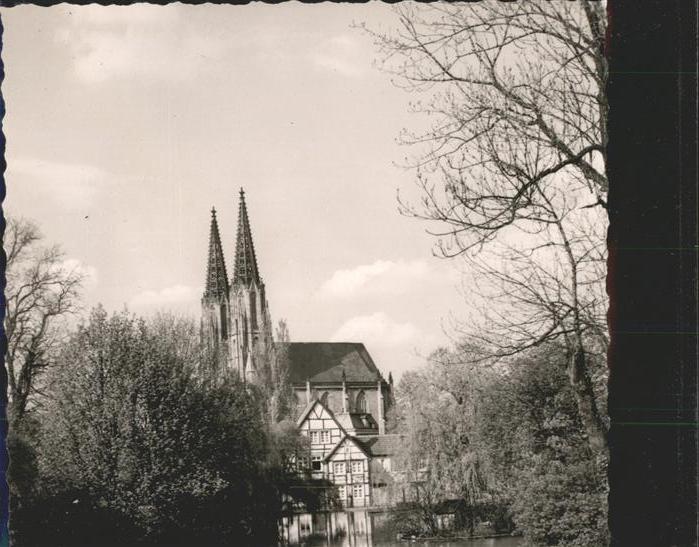 Soest Arnsberg Wiesenkirche mit Teich