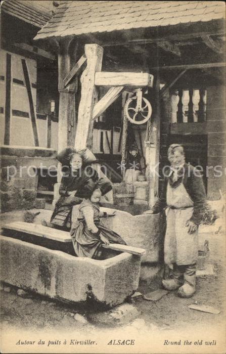 Trachten Alsace Autour du Puits a Kirwiller Brunnen