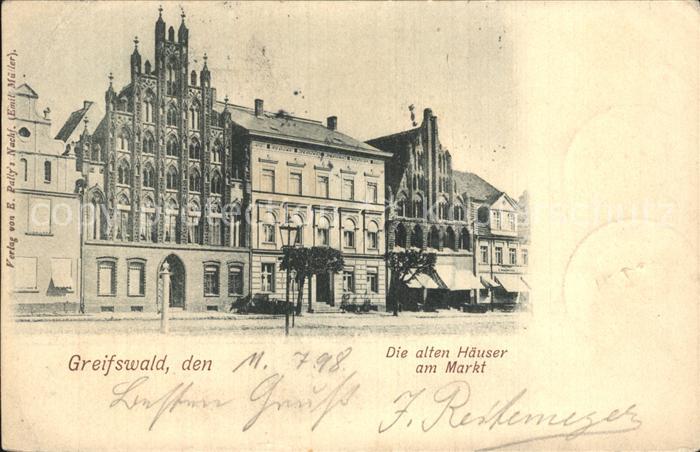 Greifswald Alte Haeuser am Markt Giebel