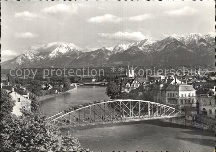 Villach Kaernten Drau Bruecke mit Karawanken