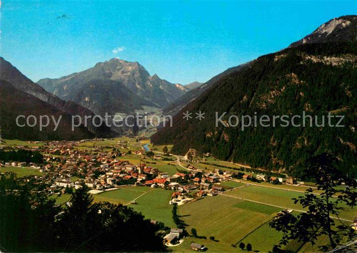 Mayrhofen Zillertal mit Gruenberg und Penken