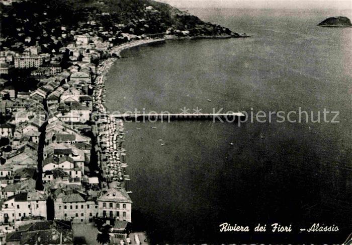 ALAssIO Savona Liguria IT Fliegeraufnahme Ristorante Onda Strand