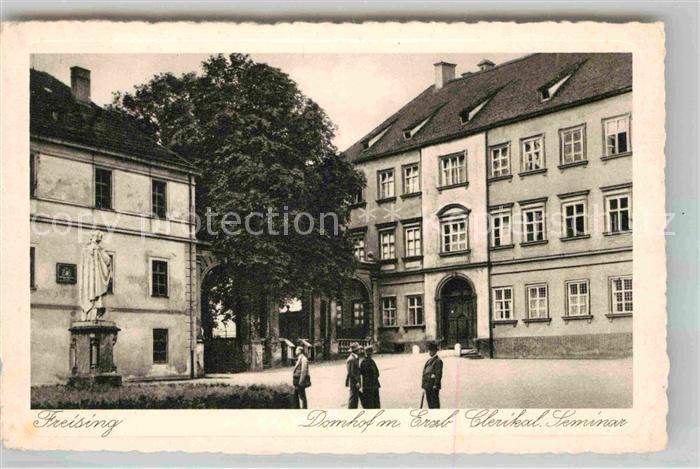 Freising Oberbayern Domhof Grab Glerikal Seminar