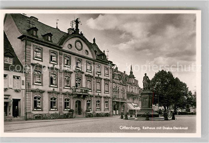 Offenburg Rathaus Drake Denkmal