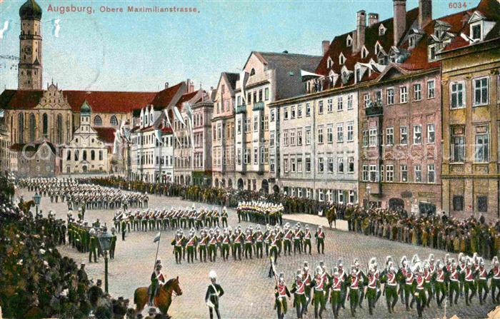 Augsburg Militaerparade Obere Maximiliansstrasse