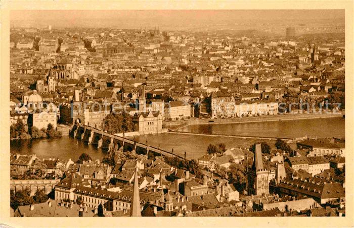 Prag Prahy Prague Stadtbild mit Blick ueber die Moldau