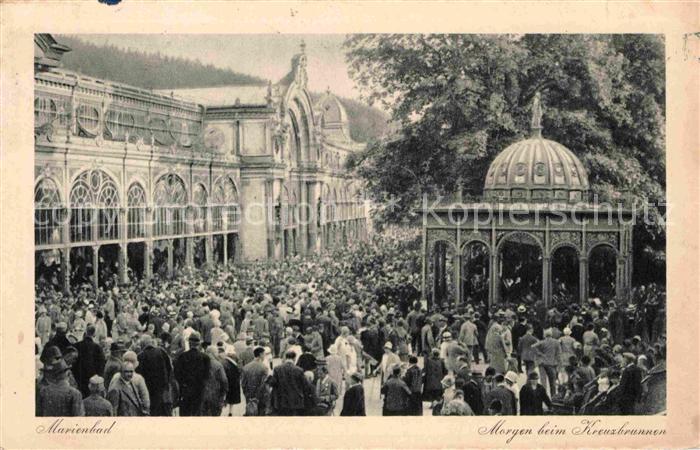 Marienbad Tschechien Boehmen Morgen beim Kreuzbrunnen