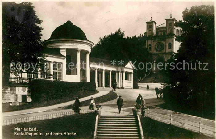 Marienbad Tschechien Boehmen Rudolfsquelle mit Katholischer Kirche