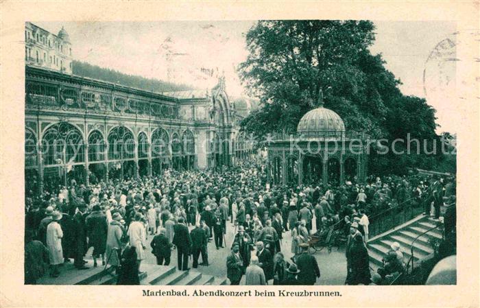 Marienbad Tschechien Boehmen Abendkonzert beim Kreuzbrunnen