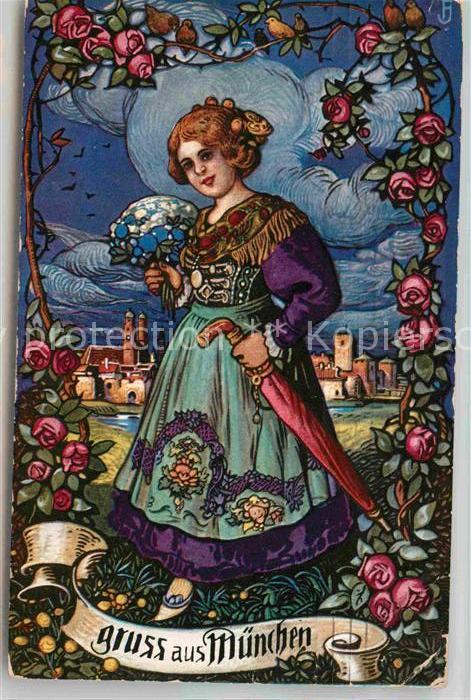 Muenchen Bayern Frau mit Blumenschmuck