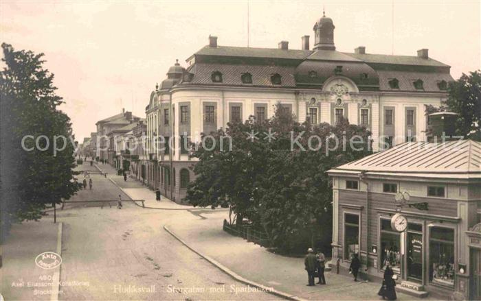 Hudiksvall Storgatan med Sparbanken