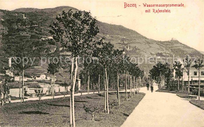 Bozen Suedtirol Wassermauerpromenade mit Rafenstein