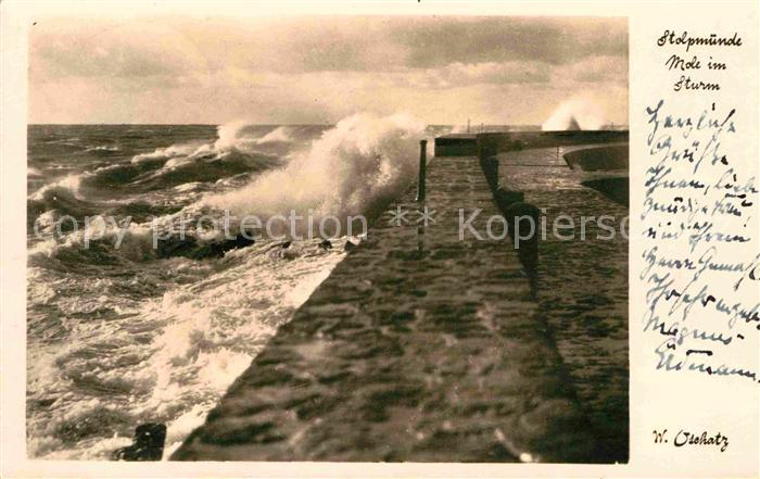 Stolpmuende Ostseebad Pommern Mole im Sturm