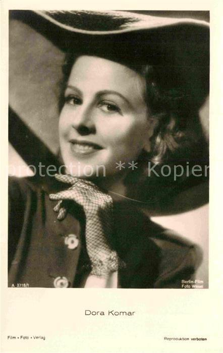 Schauspieler Dora Komar