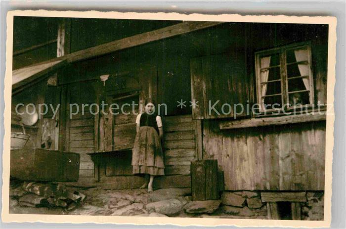 Schoenwald Schwarzwald Altes Bauernhaus Bauernmaedchen